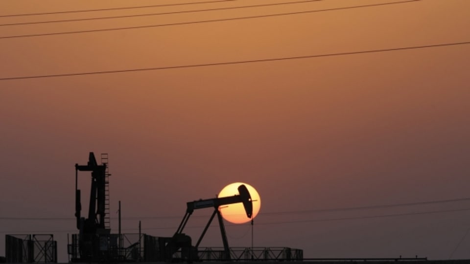 Nach wie vor wird viel Öl gefördert, trotz schwankendem Preis.