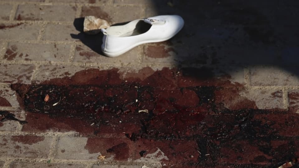Schuh einer von einer palästinensischen Rakete verletzten Frau in Israel
