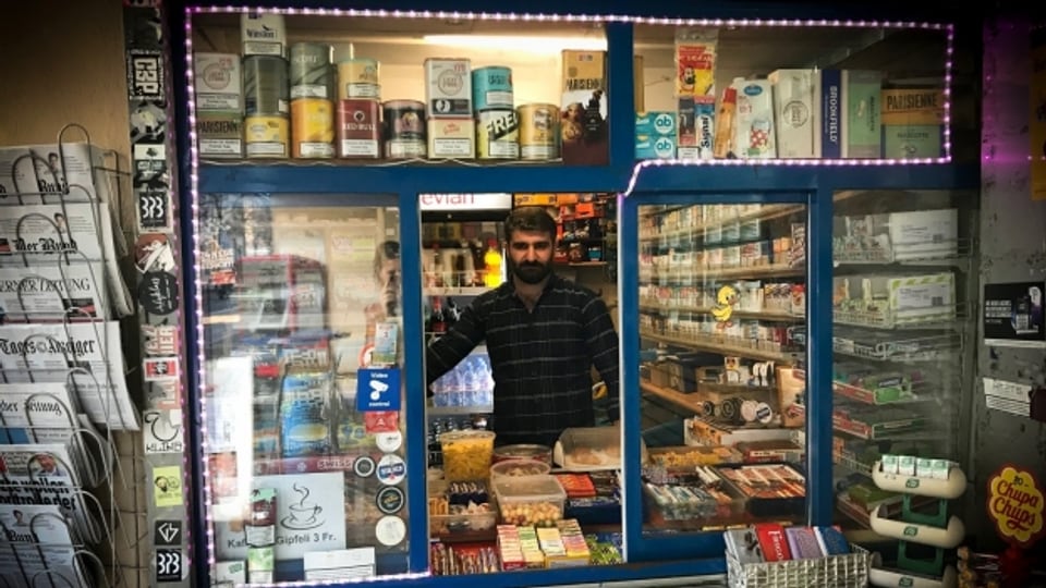 Stolzer Kioskbesitzer: Sedat Yildirim in seinem Kiosk in Bern
