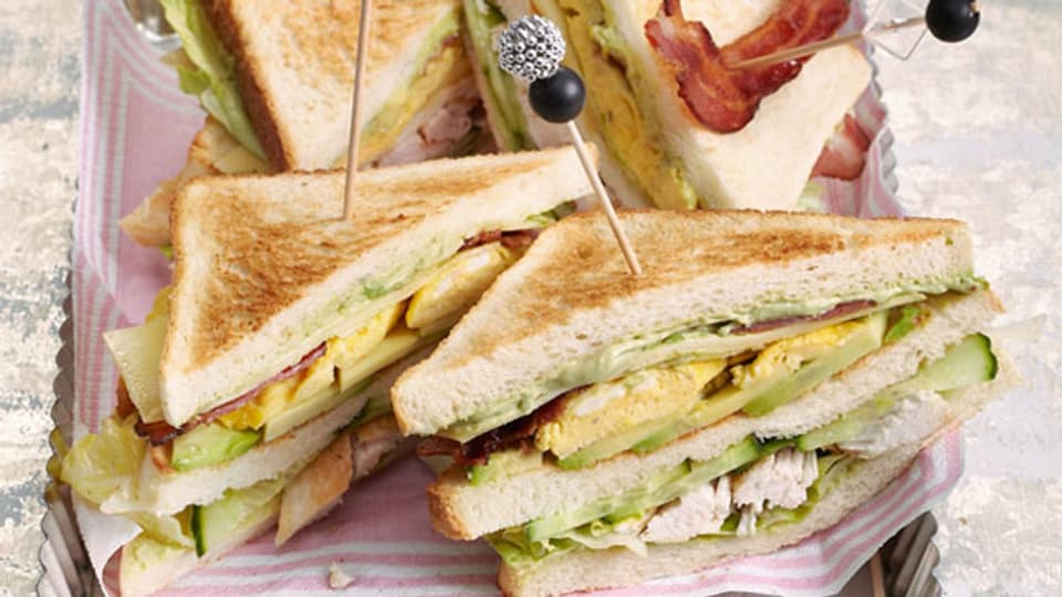 Bestellt man auch gerne morgens um 3 Uhr aufs Zimmer: Club Sandwich.
