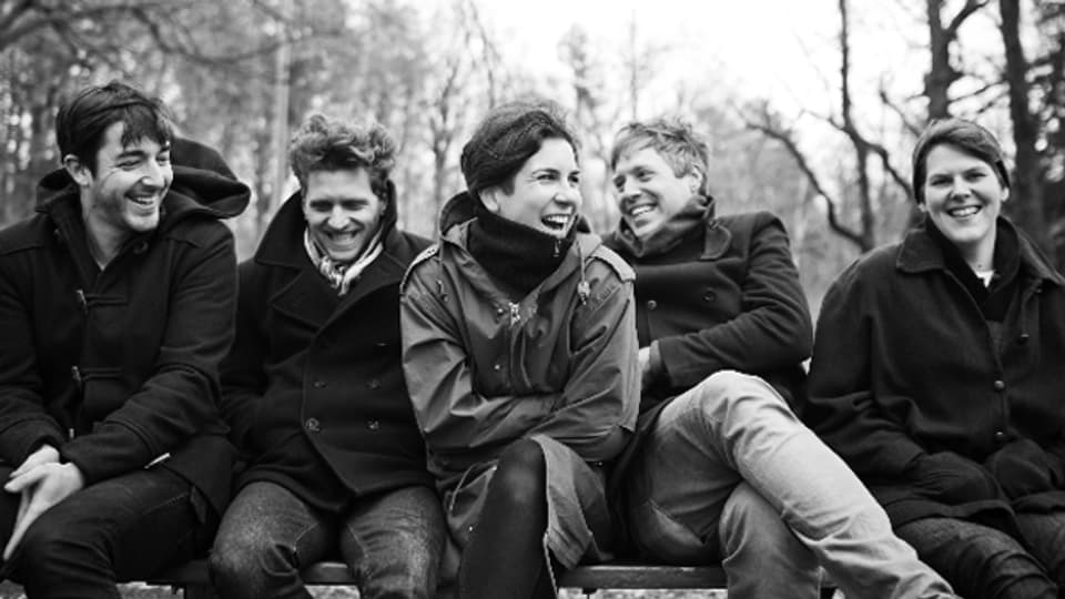 Am 23. April erscheint ihr viertes Album «Ultramarine»: Das kanadische Pop-Quintetts Young Galaxy.