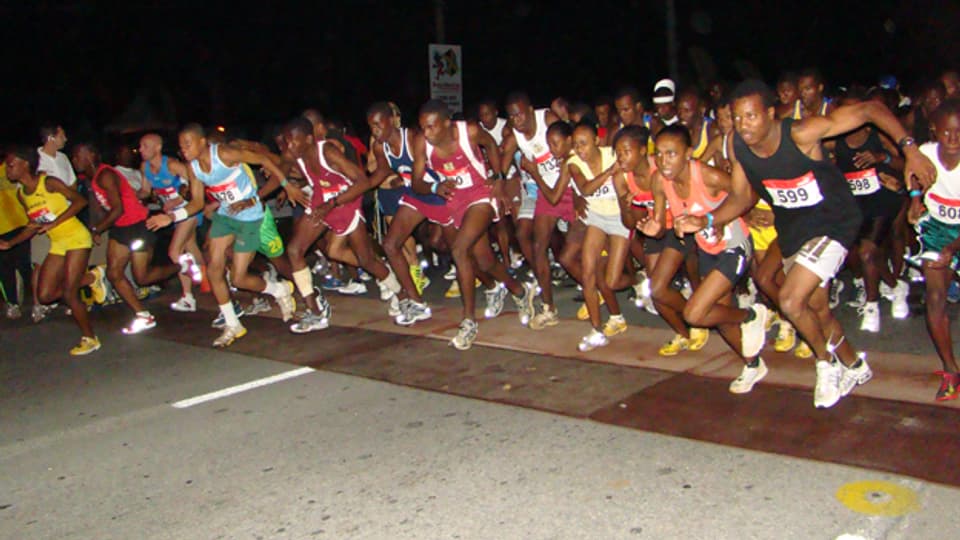 5.15 Uhr: Aufgrund der Hitze wird beim Reggae-Marathon früh Morgens gelaufen.