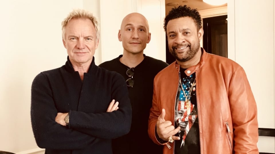 Sting und Shaggy mit Reggae Special-Macher Lukie Wyniger in einer Londoner Suite