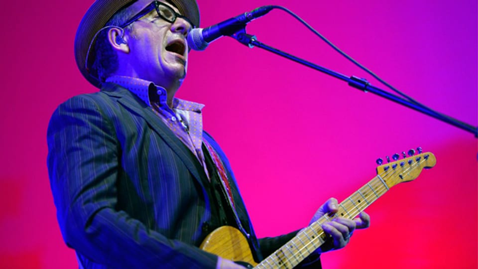 Elvis Costello 2013 am Blue Balls Festival in Luzern.
