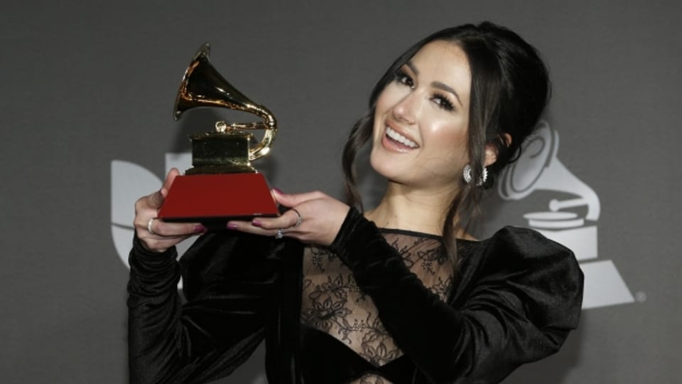 Die eindrückliche Stimme von Nella und ihre Hymne für ihre gebeutelte Heimat Venezuela ab ihrem Debut-Album «Voy» gehören zu den Entdeckungen der Latin Grammys 2020.