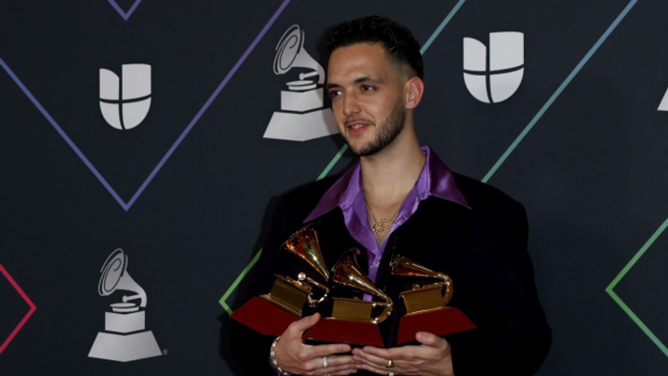 C. Tangana holt sich an den Latin Grammys 2021 gleich drei Auszeichnungen.