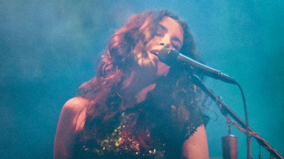 Die wunderbare Sängerin Céu aus Brasilien beehrt schon bald die Stanser Musiktage 2022 (27. April – 1. Mai).
