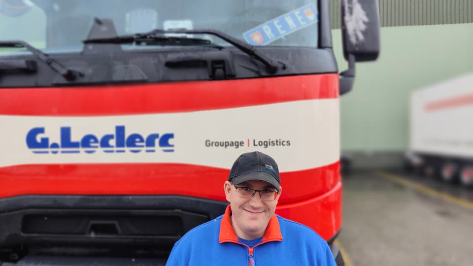 René ist seit 25 Jahren Chauffeur und hat in dieser Zeit viele verschiedene Lastwagen gefahren.