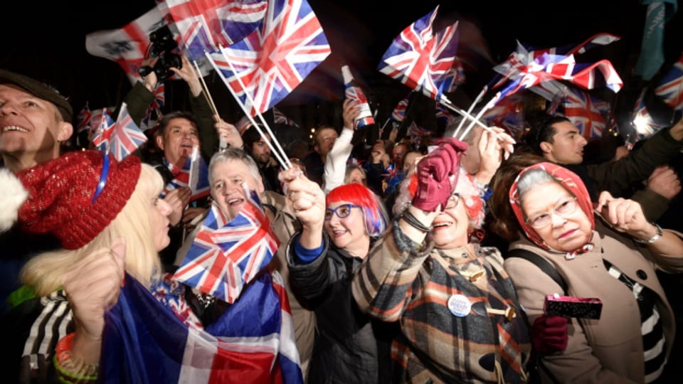 Die Britinnen und Briten zwischen Feierlaune und Frust