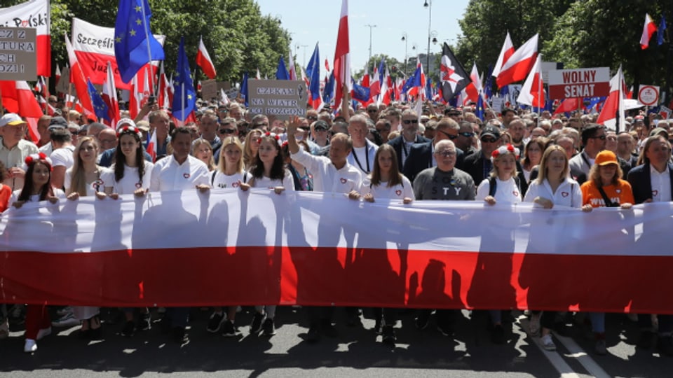 Hunderttausende protestieren in Polen gegen die Regierung