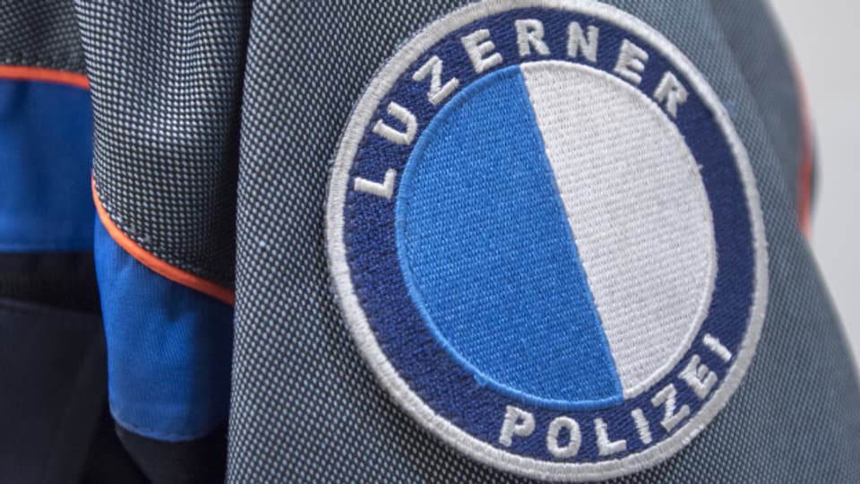 Soll künftig von weniger Posten aus ausrücken: Die Luzerner Kantonspolizei.