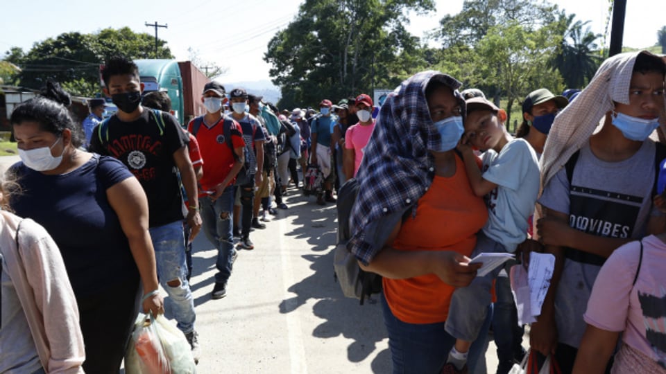 Migranten in Honduras, die Teil einer Karawane sind und noch immer hoffen, die Vereinigten Staaten zu erreichen.