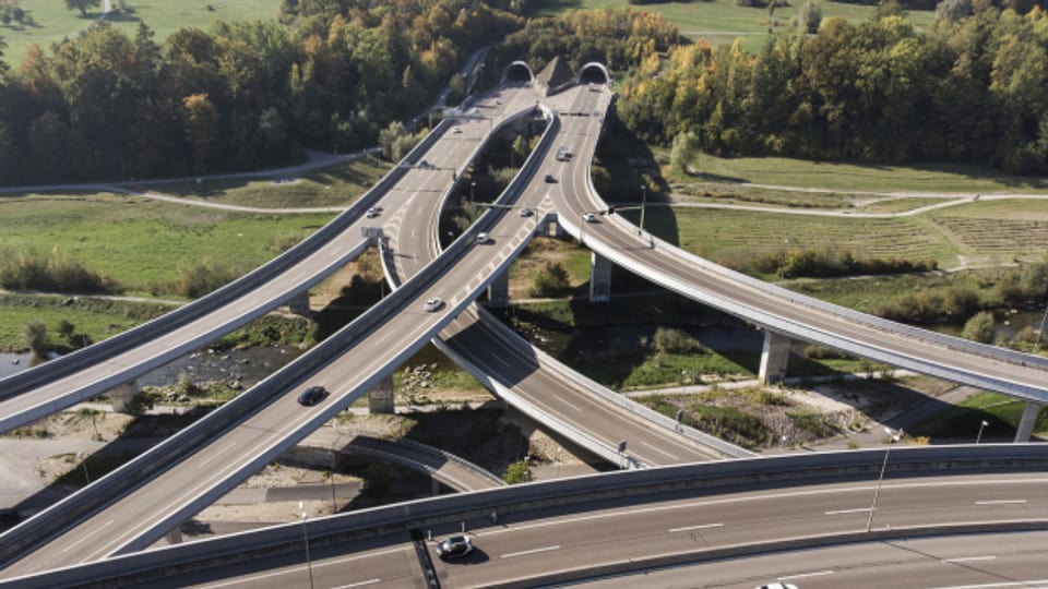 Mit neuen Autobahnen in den Agglomerationen soll in den Städten der Durchgangsverkehr reduziert werden, so die Hoffnung.