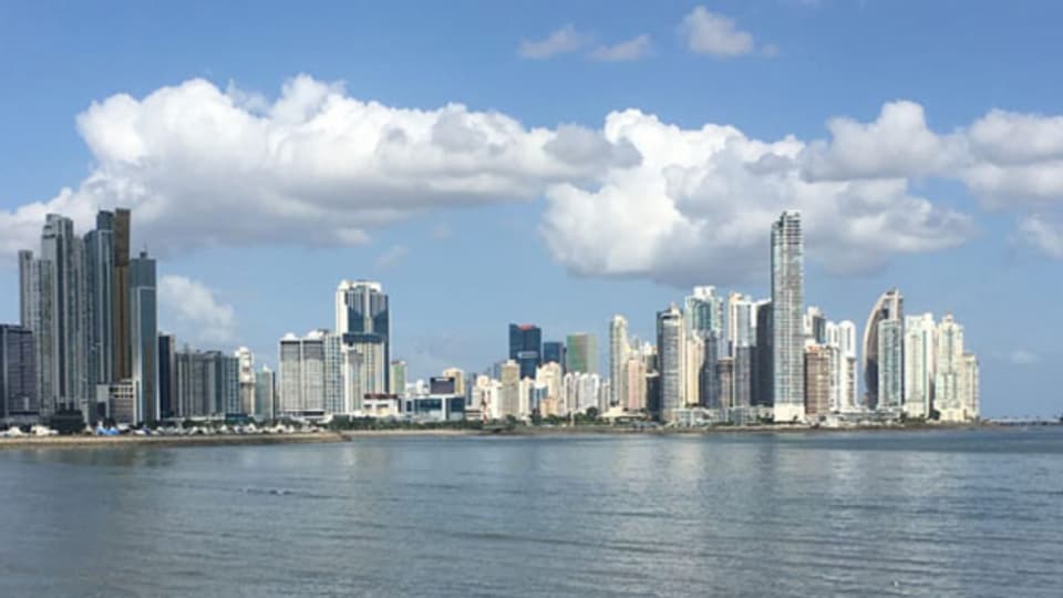 Die Panamaerinnen und Panamaer sind stolz auf ihr Land und dessen Brückenfunktion in Wirtschaft, Biodiversität und Kultur.