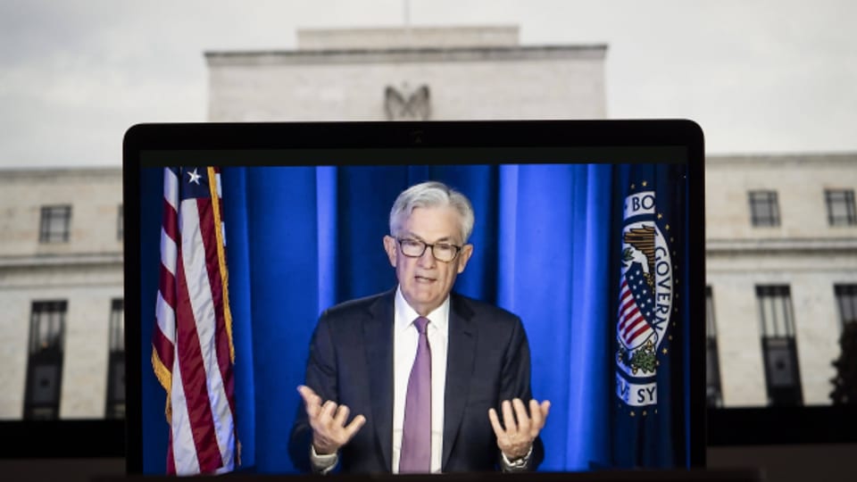 Jerome Powell, Vorsitzender der US-Notenbank, verkündet in der Nacht auf Donnerstag die erste Zinserhöhung.
