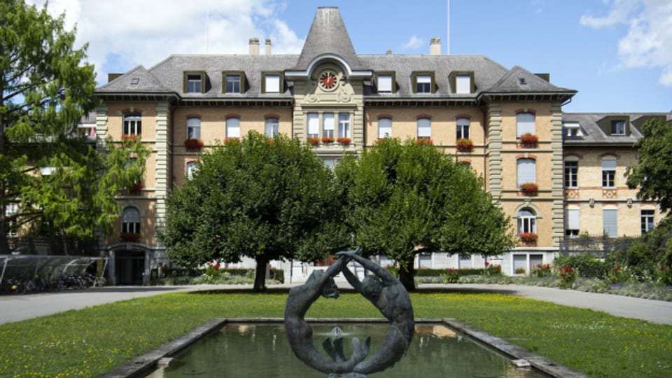 Im Psychiatriezentrum Münsingen werden pro Jahr rund 3100 erwachsene Personen behandelt. Das PZM gehört damit zu einem der grössten der Schweiz und besteht seit 125 Jahren.