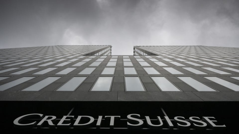 Düstere Wolken über der Credit Suisse: Die Aktionäre stimmten am Freitag mit einem Nein-Anteil von 59.95 Prozent gegen die Décharge-Erteilung.