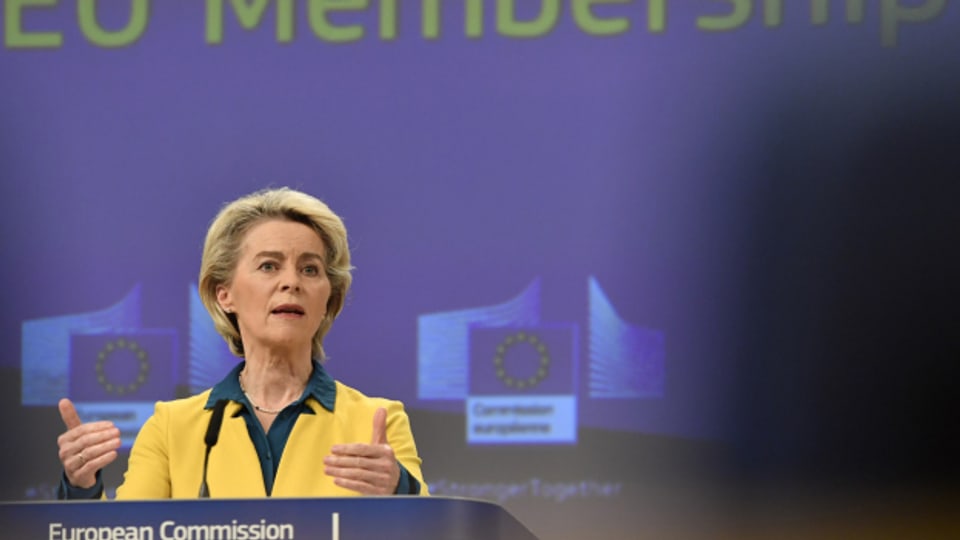 EU-Kommissionspräsidentin Ursula von der Leyen: «Die Ukraine ist als EU-Beitrittkandidatin willkommen zu heissen».