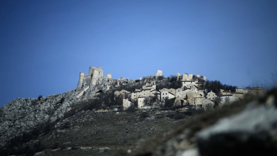 Das malerische Städtchen Rocca Calascio in den Abruzzen hat mit seinen gerade mal 133 Einwohnern einen Wettbewerb um 20 Millionen Euro gewonnen.