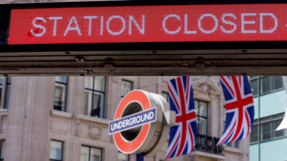 Die Londoner U-Bahn war am Dienstag wegen eines Streiks ebenfalls überwiegend ausser Betrieb.