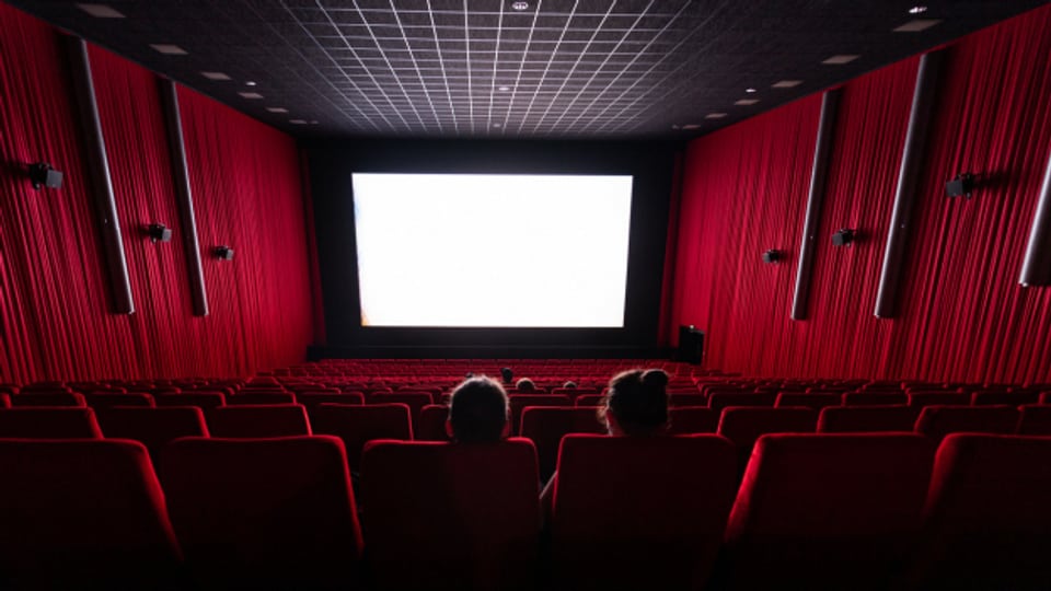 Die Corona-Massnahmen sind längst aufgehoben, noch immer fehlen den Kinos aber die Besucherinnen und Besucher.