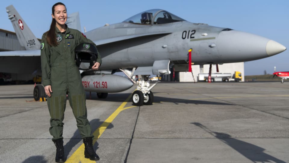 Fanny Chollet, erste weibliche Kampfjetpilotin der Schweizer Armee, 2019.