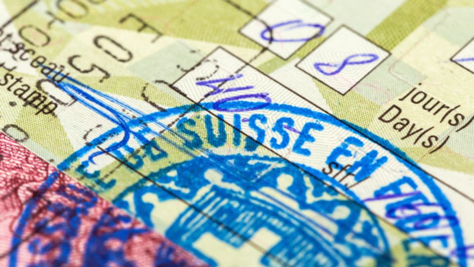 Seit Jahresbeginn hat die Schweiz laut dem Staatssekretariat für Migration über 7000 Visa an Russinnen und Russen ausgestellt.