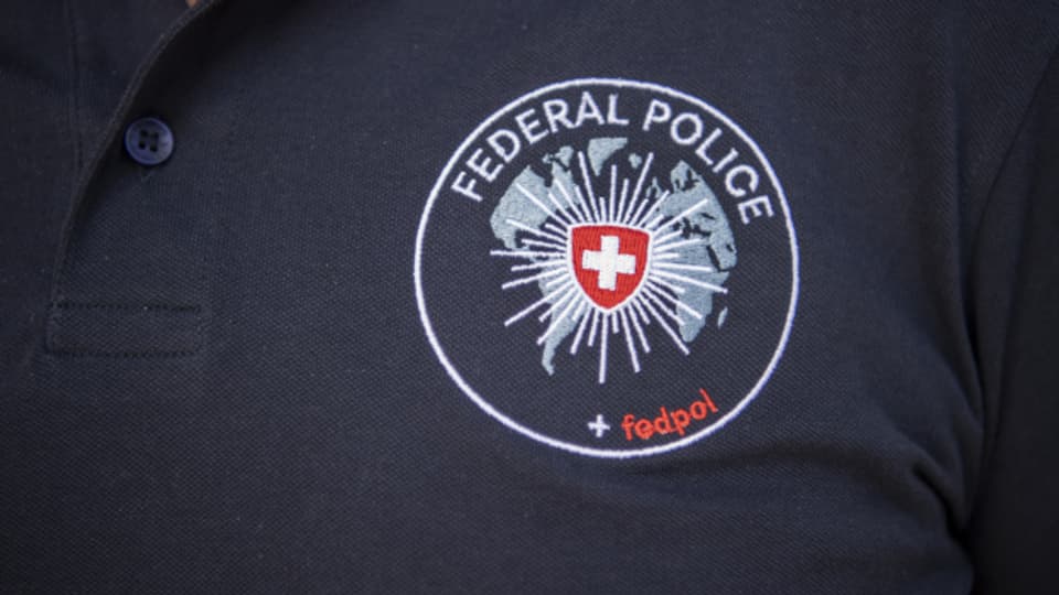 Das Bundesamt für Polizei Fedpol hat am Donnerstag vier Hausdurchsuchungen in den Kantonen Genf und Waadt vorgenommen.