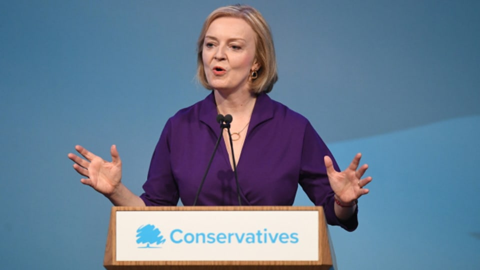 Die konservative Tory-Partei hat Liz Truss zur neuen Parteichefin gewählt – und damit auch zur Premierministerin.