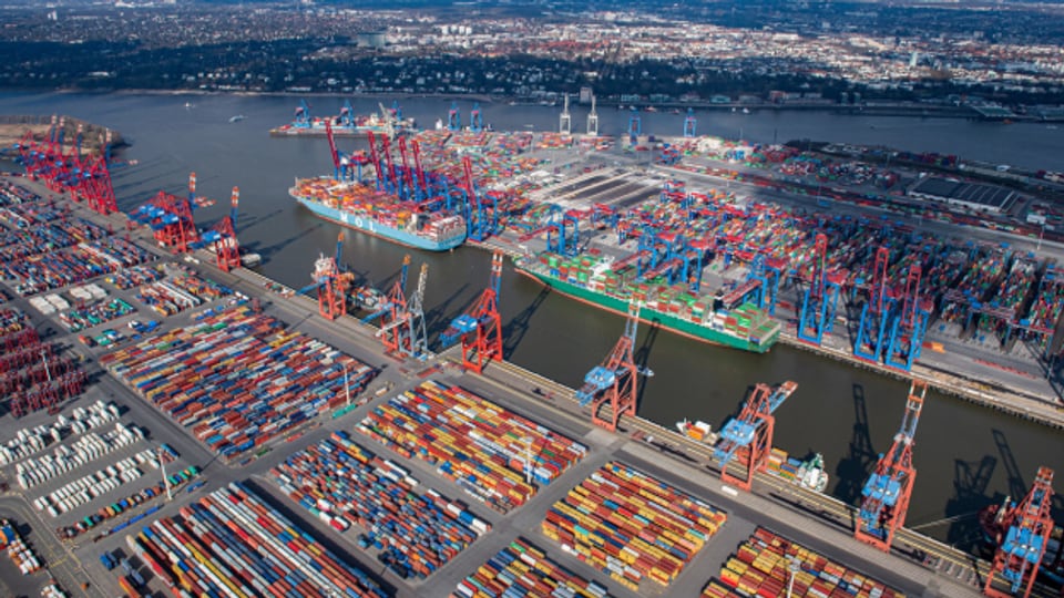 Container-Terminals am Hafen Hamburg.