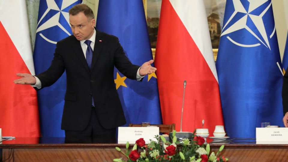 Der polnische Präsident Andrej Duda äussert sich in Warschau zum Raketeneinschlag.