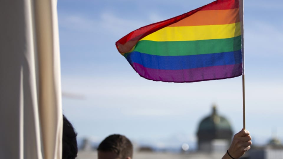 Mit der Ehe für alle haben Schwule und Lesben heute praktisch in allen Belangen die gleichen Rechte wie Heterosexuelle. Diese Errungenschaften mussten Schwule und Lesben über Jahrzehnte erkämpfen.