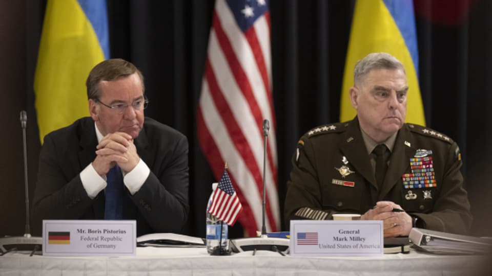 Der neue deutsche Verteidigungsminister Boris Pistorius (links) neben US-General Mark Milley an der Militärkonferenz in Ramstein.