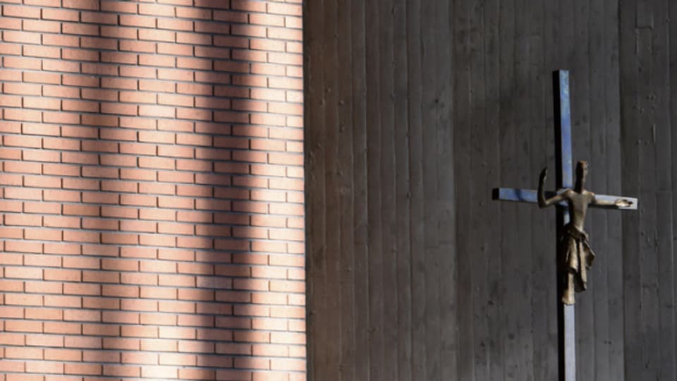 Wo Licht ist, ist auch Schatten: Die Katholische Kirche der Schweiz untersucht Missbrauchsfälle.