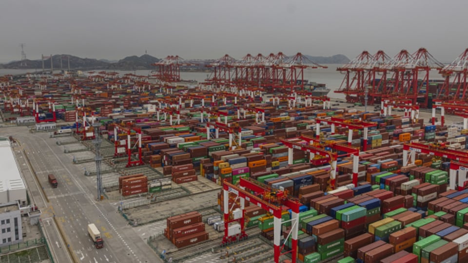 Der Handel mit dem Ausland, eine der wichtigsten Stützen der chinesischen Wirtschaft, darbt weiterhin.