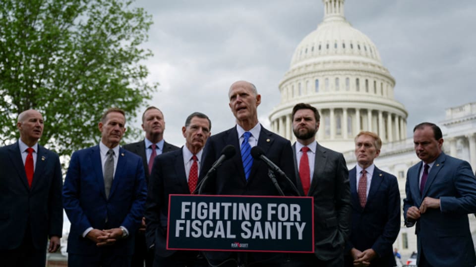 US-Senator Rick Scott fordert Präsident Biden auf, mit den Republikanern zu verhandeln, um eine Einigung über die Anhebung der Schuldengrenze zu finden.
