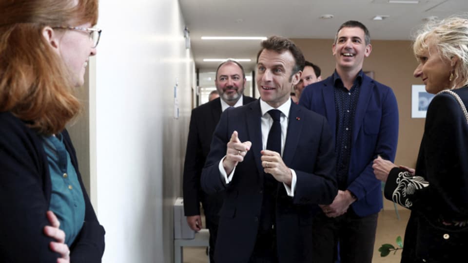 Emmanuel Macron beim Besuch einer Universität in Vendome.