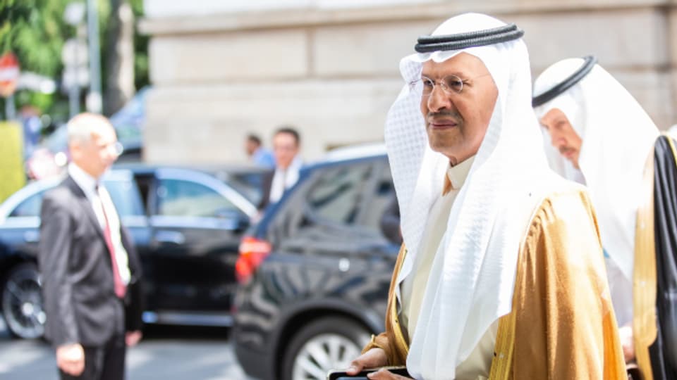 Mit klarer Agenda: Der saudische Energieminister Prinz Abdul Aziz Bin Salmann trifft in Wien zum Opec-Treffen ein.