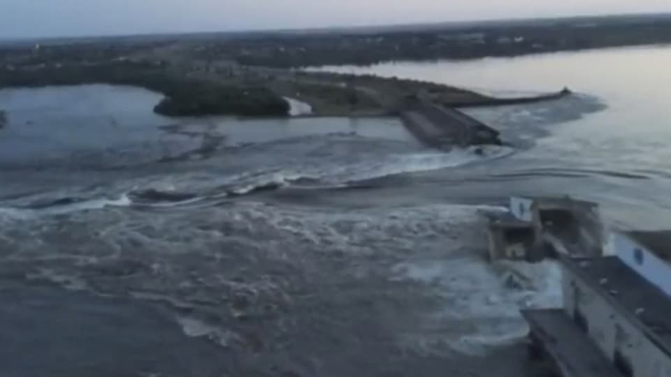 In der Region Cherson wurde ein Staudamm gesprengt.