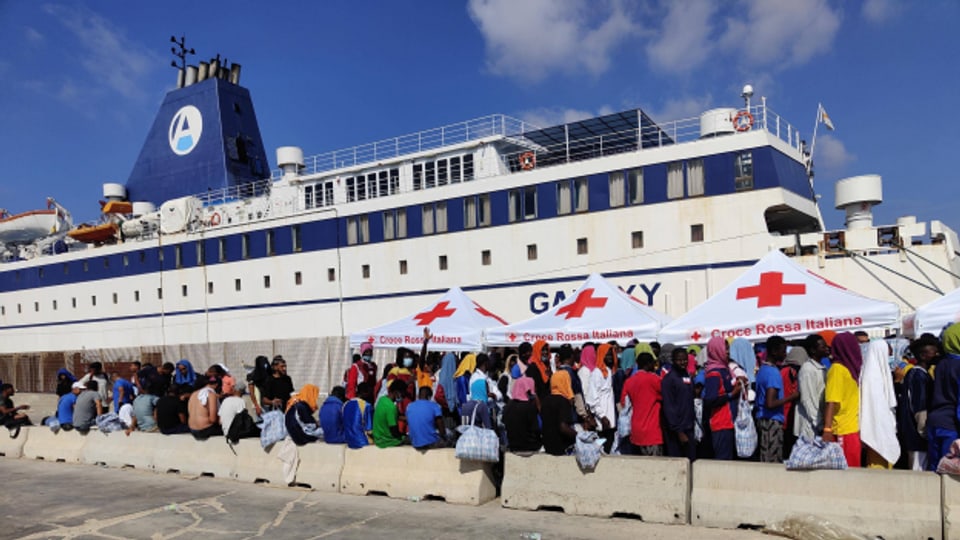 Zurzeit kommen täglich tausende Menschen auf der Flucht auf der kleinen Insel Lampedusa an.