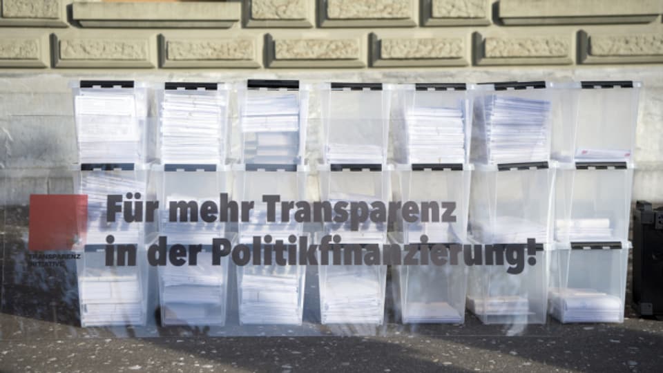 Weil die Transparenz-Initiative angenommen wurde, müssen erstmals alle Politikerinnen und Politiker ihre Wahlkampffinanzierung offenlegen.