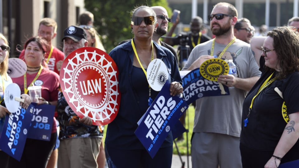 Mitglieder der United Auto Workers vor ihrem Gewerkschaftshaus in Louisville Kentucky.