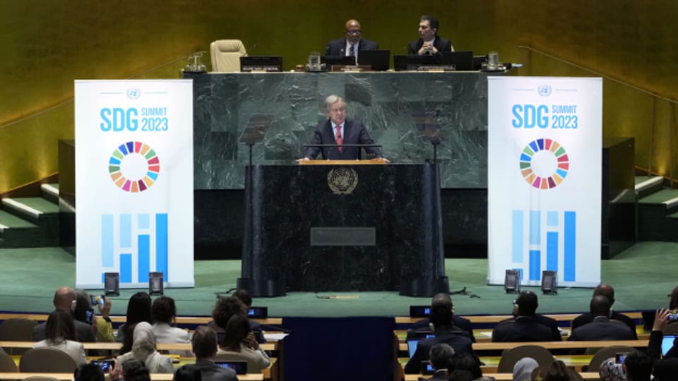 UNO-Generalsekretär Antonio Guterres spricht während des Gipfels für nachhaltige Entwicklung.