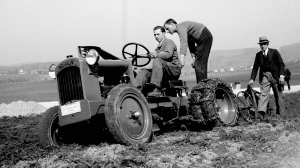 Landwirtschaftliches Gedächtnis: Wie Bauern früher arbeiteten - etwa mit dem Traktormodell «Neuhaus» 1937.
