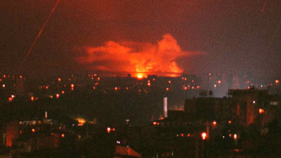 Belgrad unter nächtlichem Beschuss der Nato im Mai 1999.