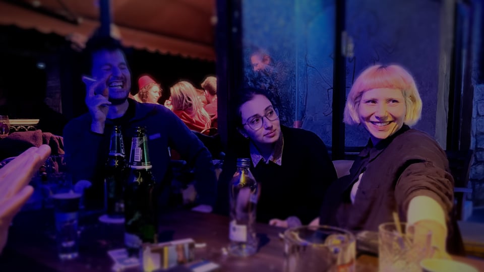 Politische Diskussion in einer Bar im Istanbuler Stadtteil Kadiköy.