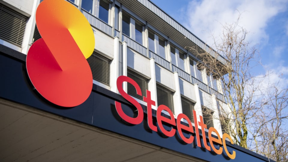Das neue Logo von Steeltec am Produktionsstandort der ehemaligen Swiss Steel in Emmenbrücke im Kanton Luzern, am Freitag, 12. März 2021.