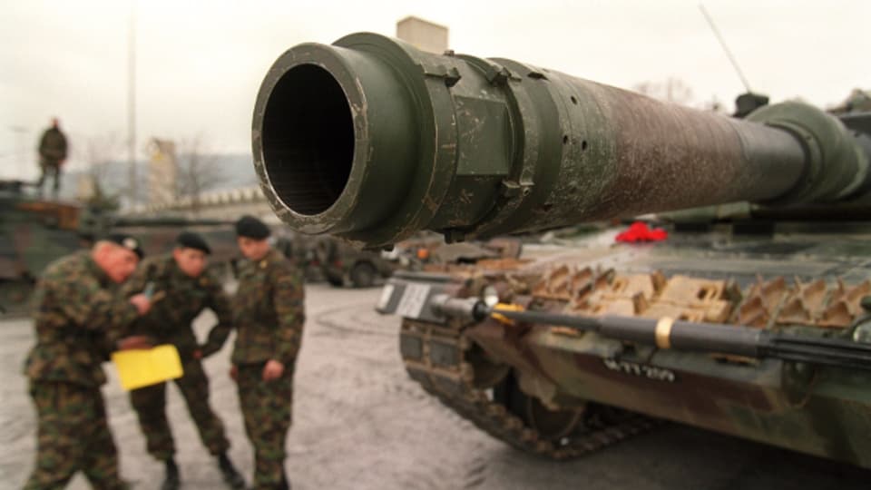 Darf die Schweiz ausgediente Leopard II Panzer zurück verkaufen?