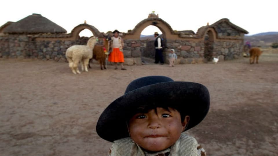Peruanisches Kind in den Anden.