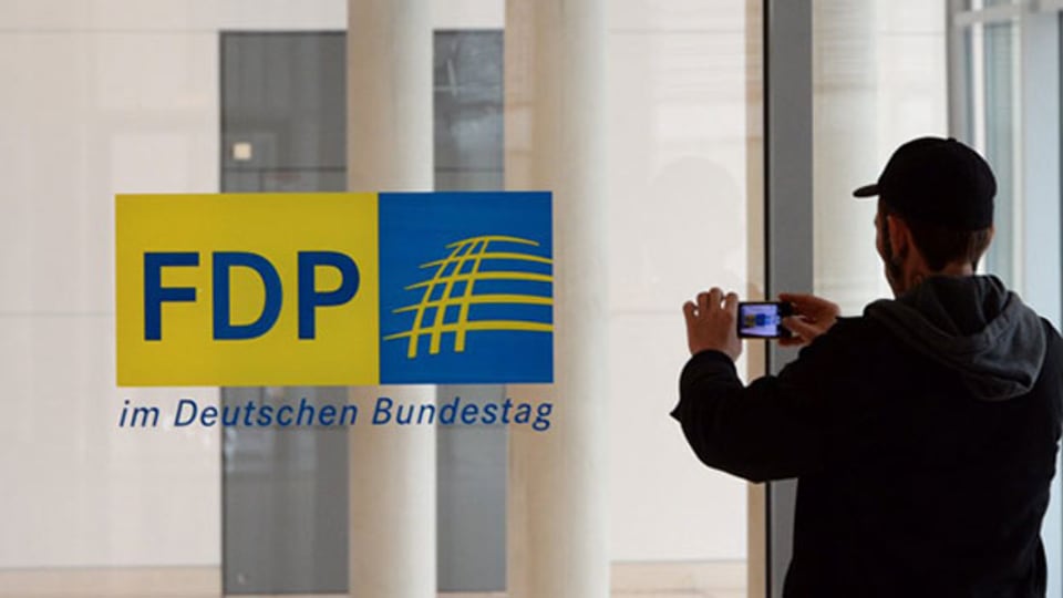 Bald wird wohl das Logo der deutschen Freien Demokratischen Partei (FDP) am Reichstagsgebäudes im Deutschen Bundestag entfernt.
